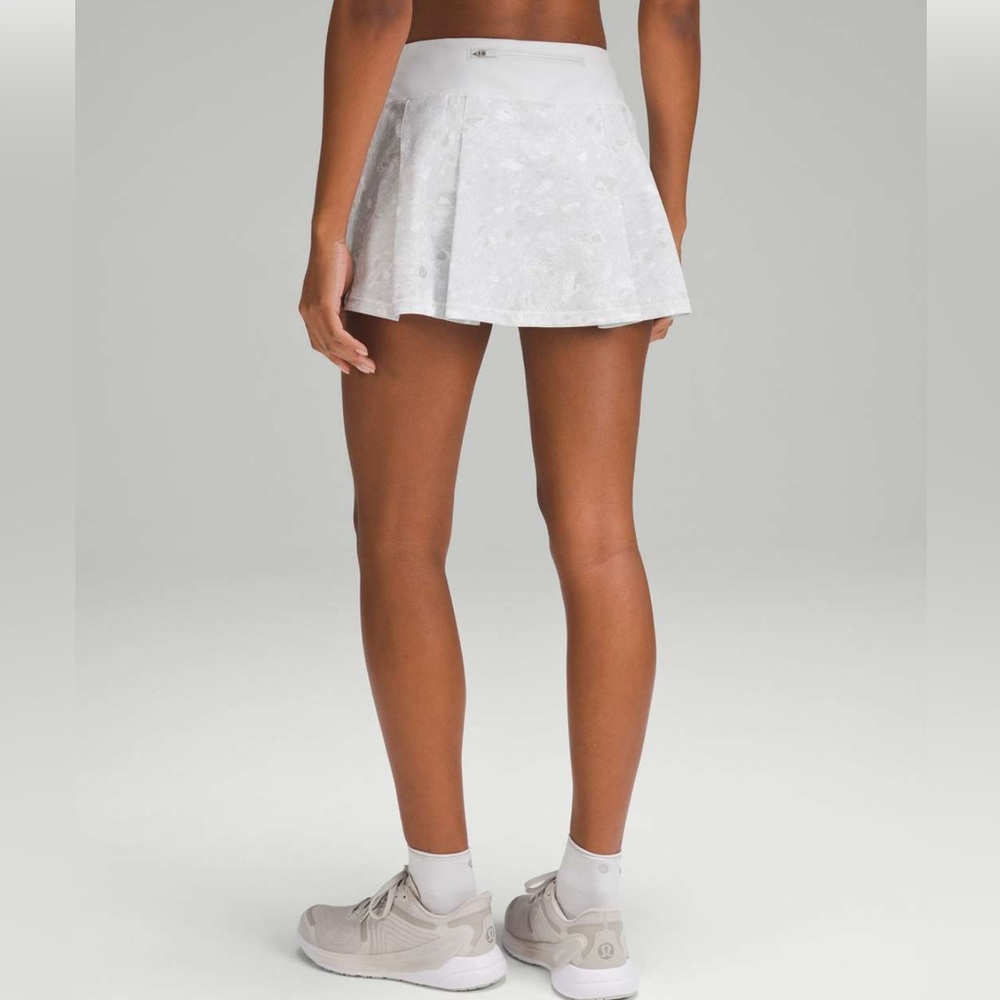Lululemon skirt - Picture 2 of 7